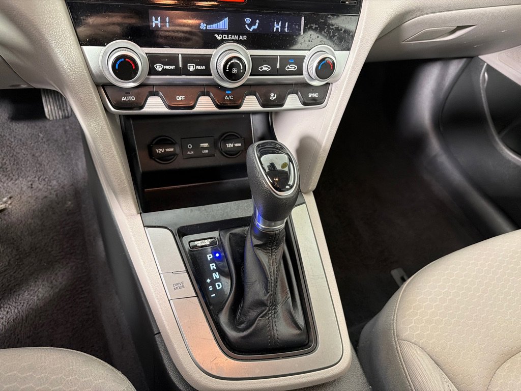 Used 2020 Hyundai Elantra SEL image 15