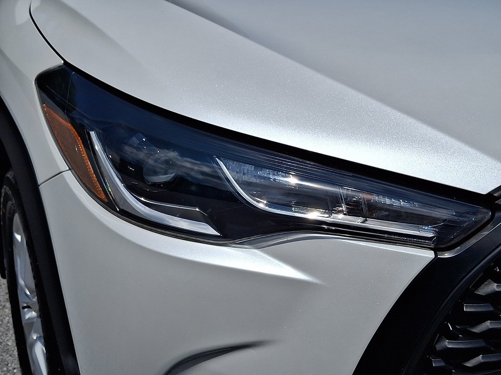 Certified 2022 Toyota Corolla Cross LE w/ Moonroof Package AWD/4WD image 10