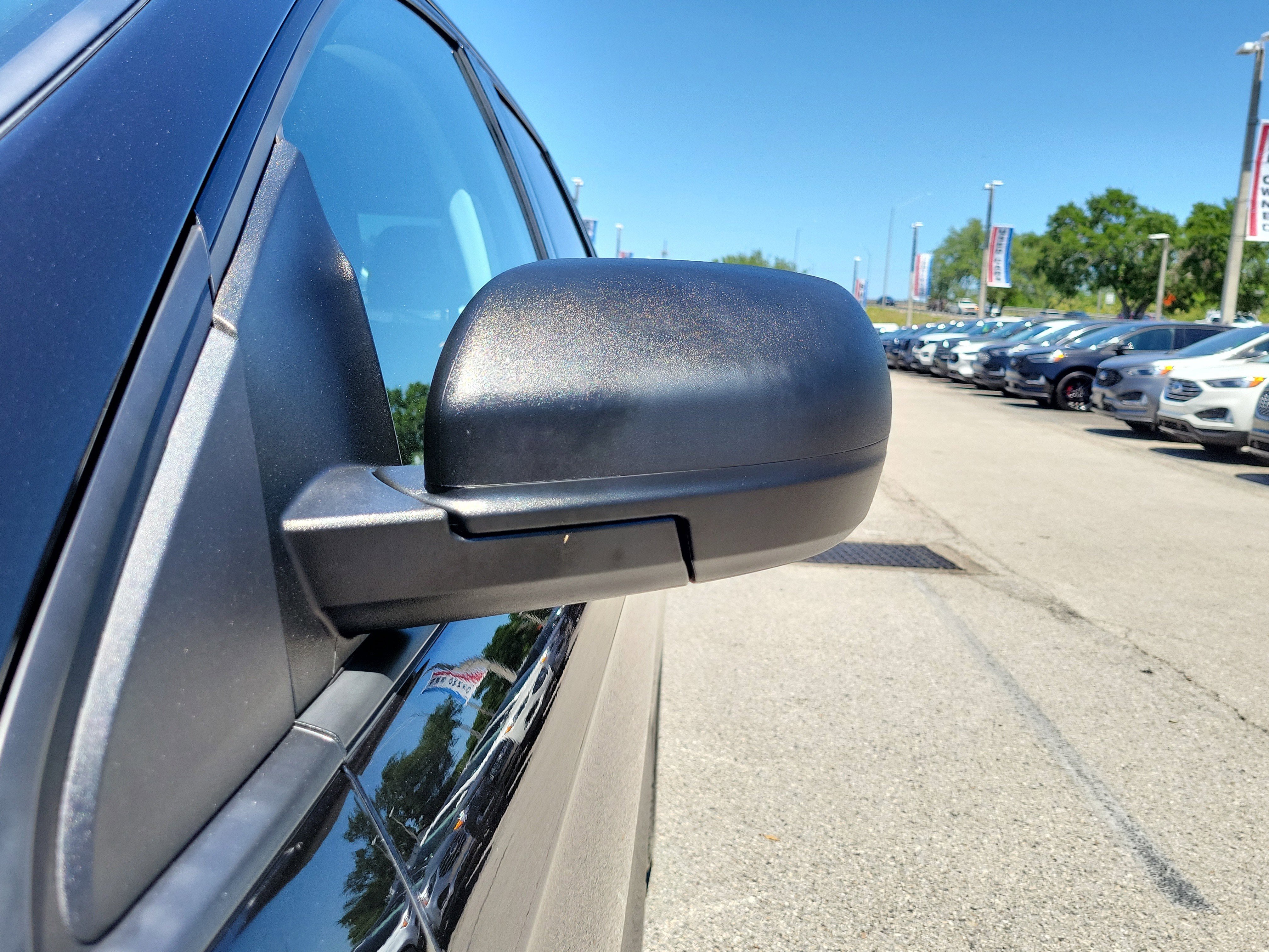 Certified 2024 Ford Edge SE image 4