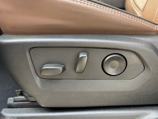 Used 2025 Chevrolet Tahoe High Country image 28