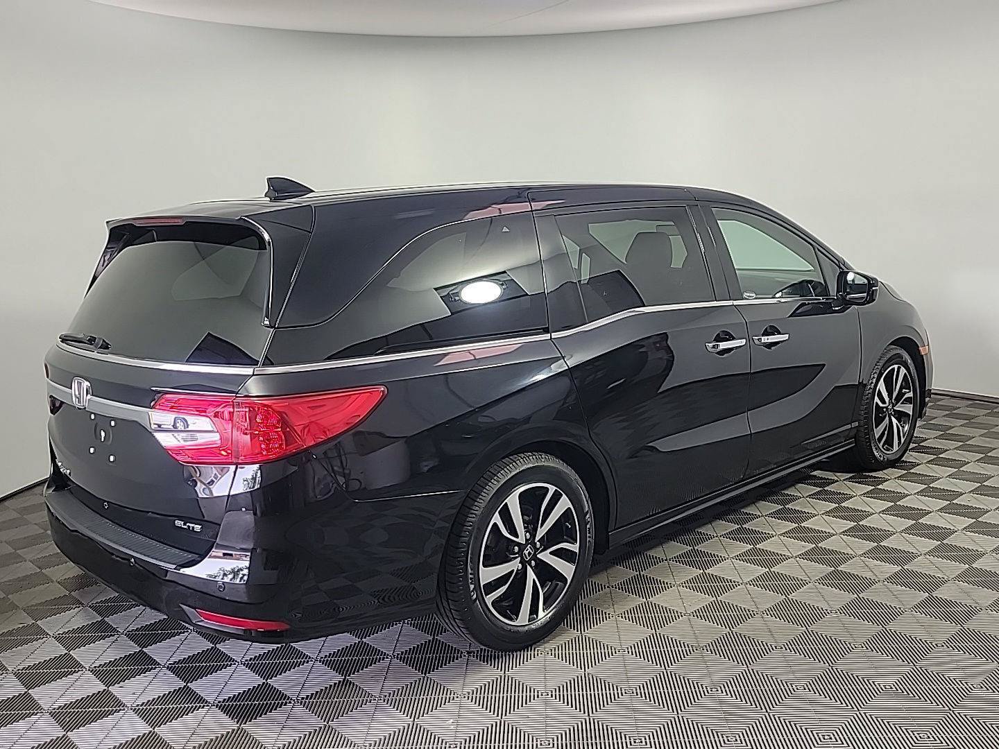 Certified 2020 Honda Odyssey Elite image 4