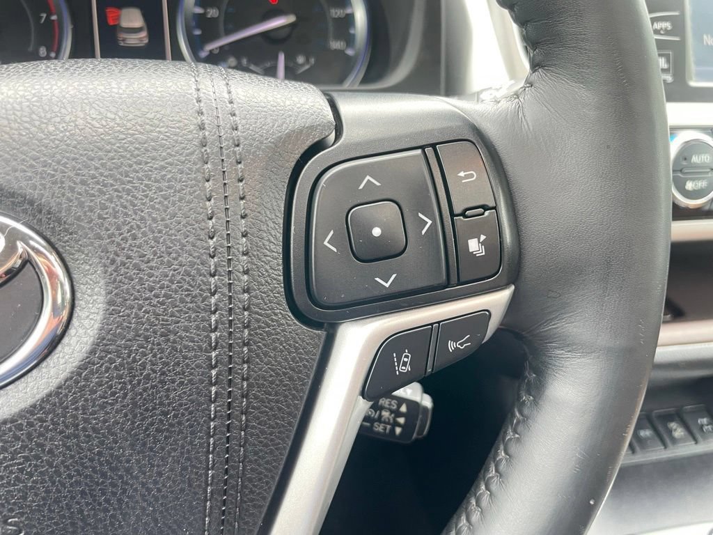 Used 2019 Toyota Highlander Limited AWD/4WD image 26