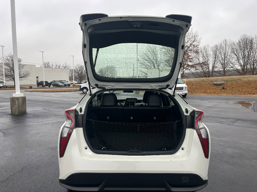 Used 2016 Toyota Prius Three Touring image 10