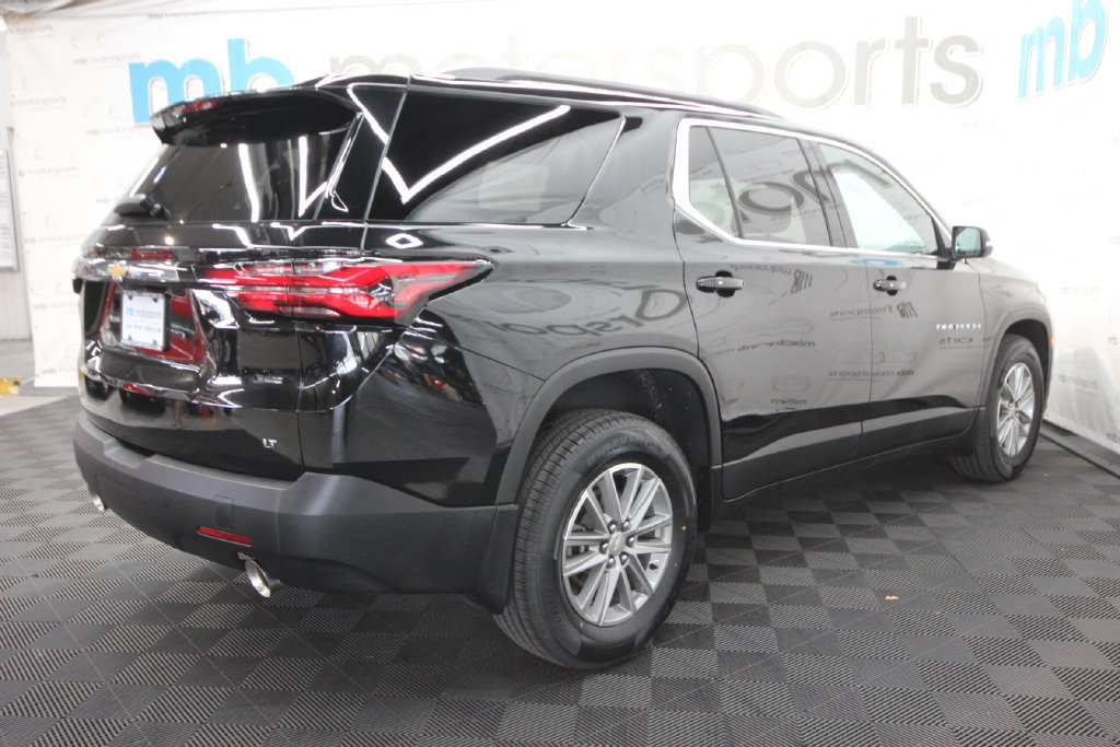 Used 2023 Chevrolet Traverse LT FWD image 9