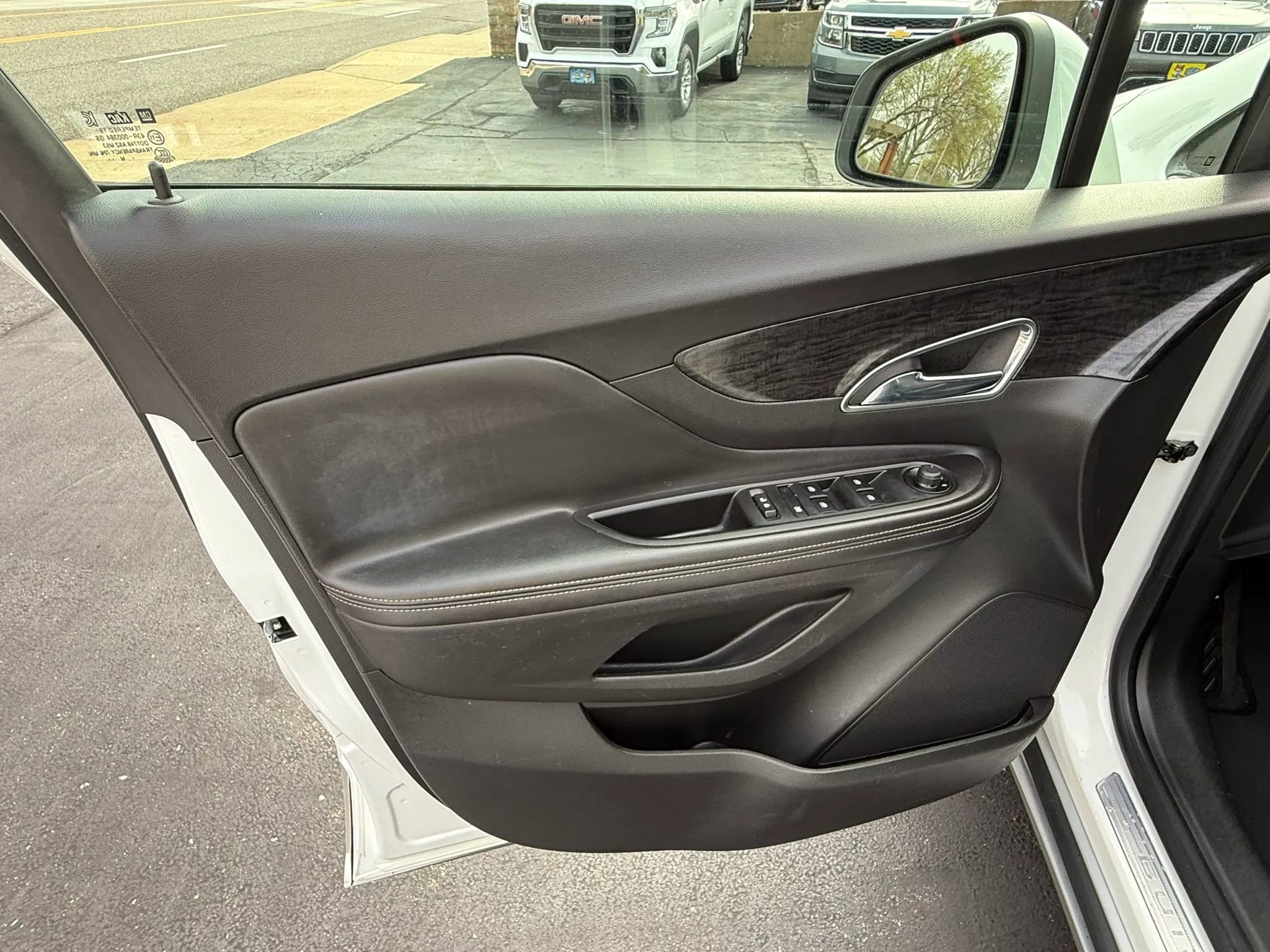 Used 2015 Buick Encore Convenience image 12