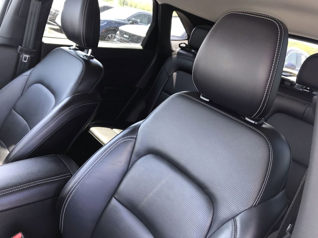 Used 2025 Ford Escape Platinum AWD/4WD image 11