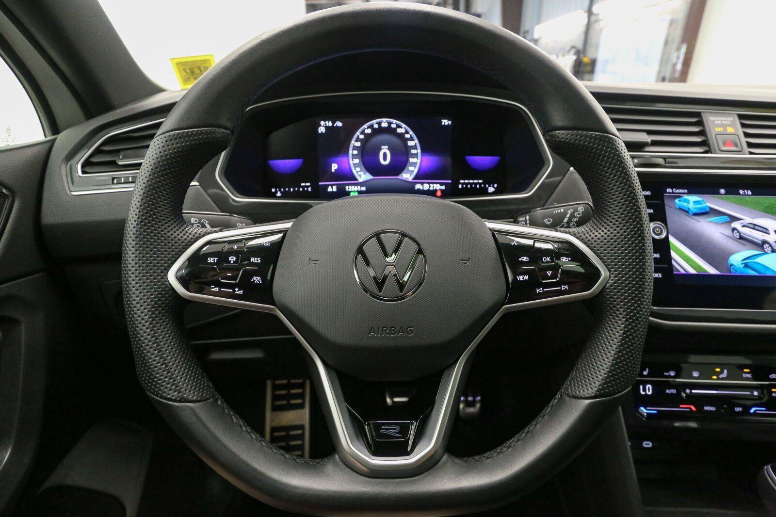 Certified 2023 Volkswagen Tiguan SE R-Line AWD/4WD image 36