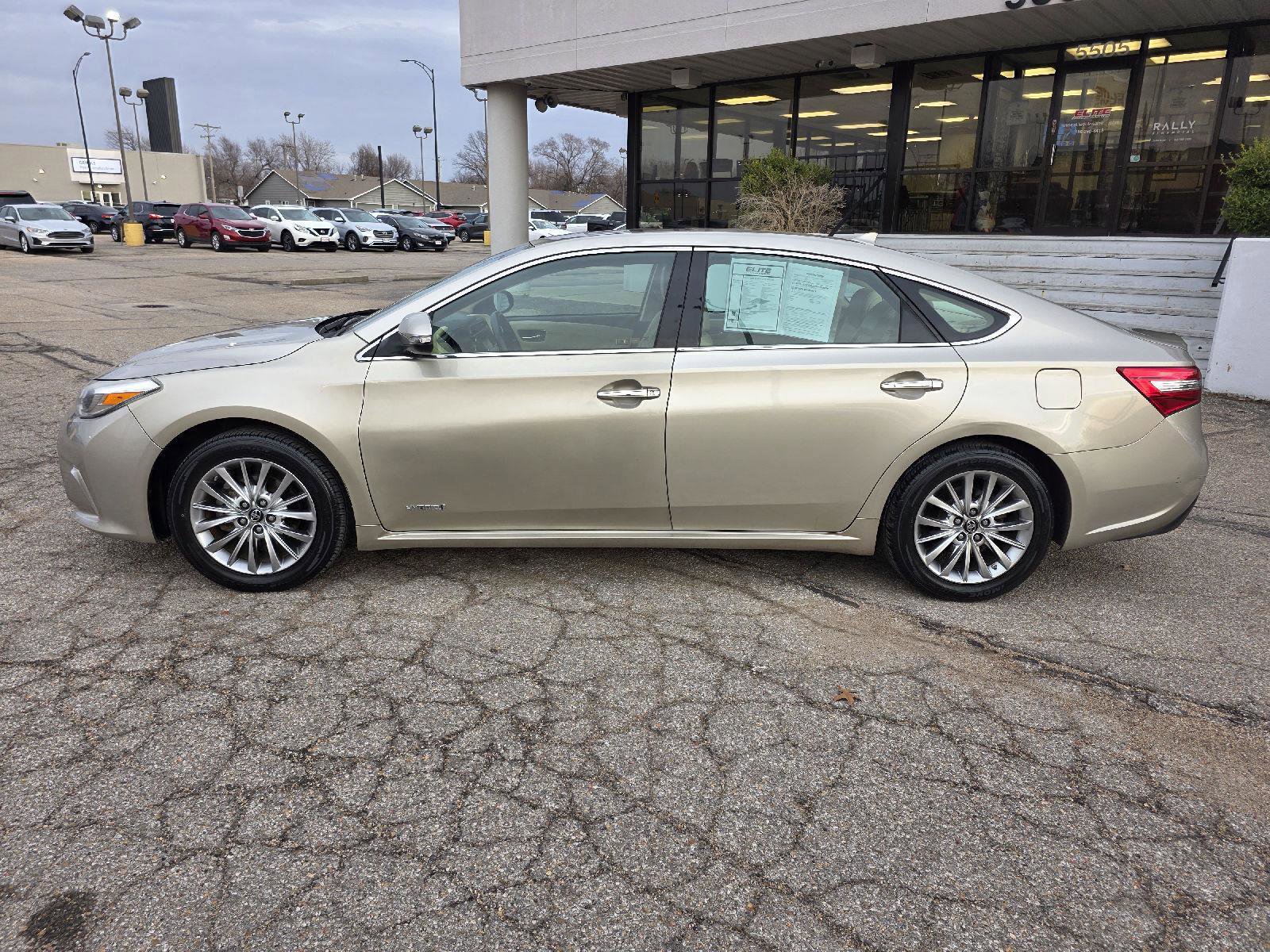 Used 2018 Toyota Avalon Limited FWD image 8