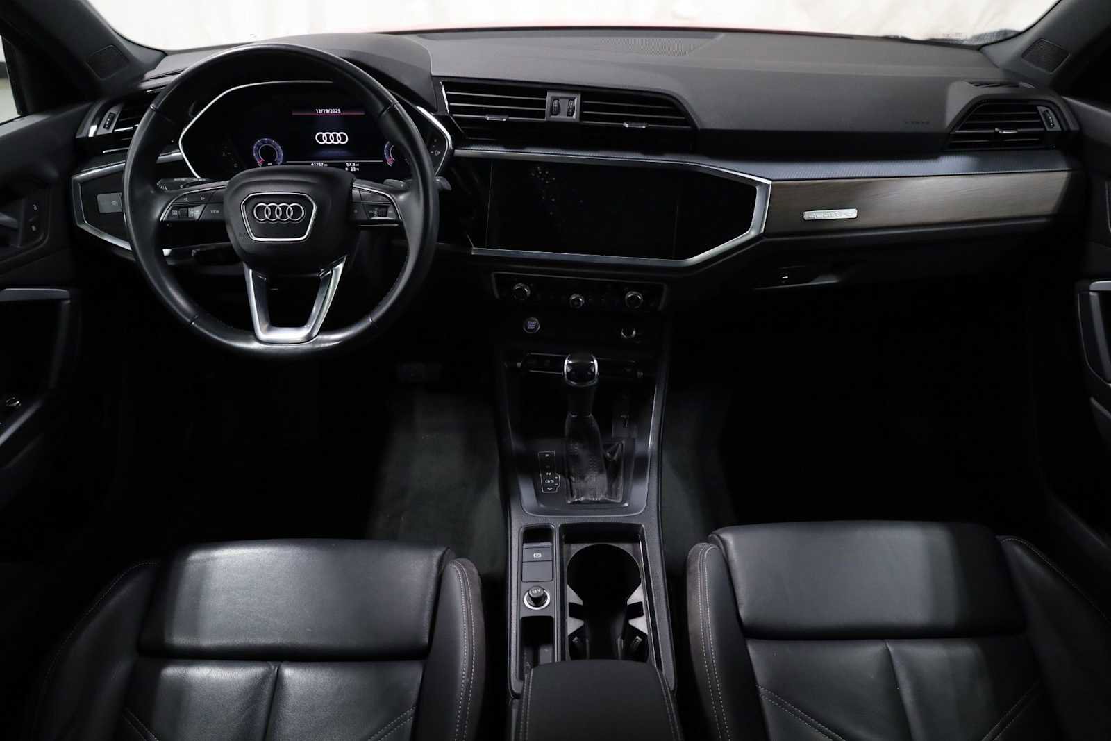 Used 2020 Audi Q3 2.0T Premium Plus w/ Premium Plus Package image 24