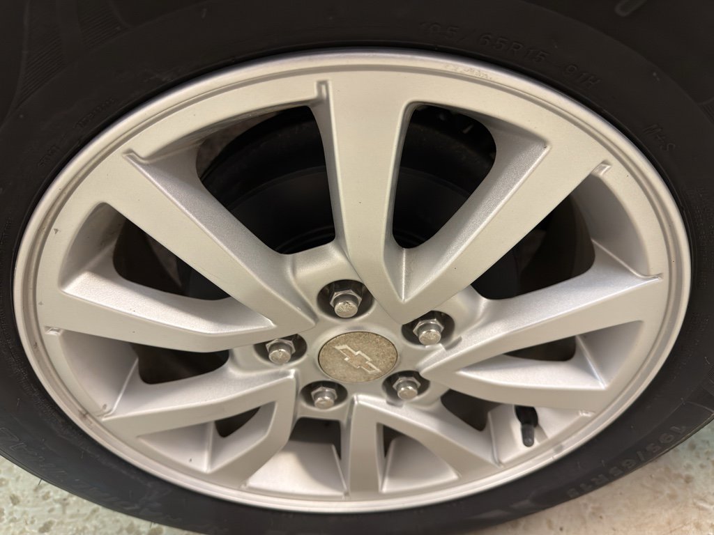 Used 2017 Chevrolet Sonic LT image 34