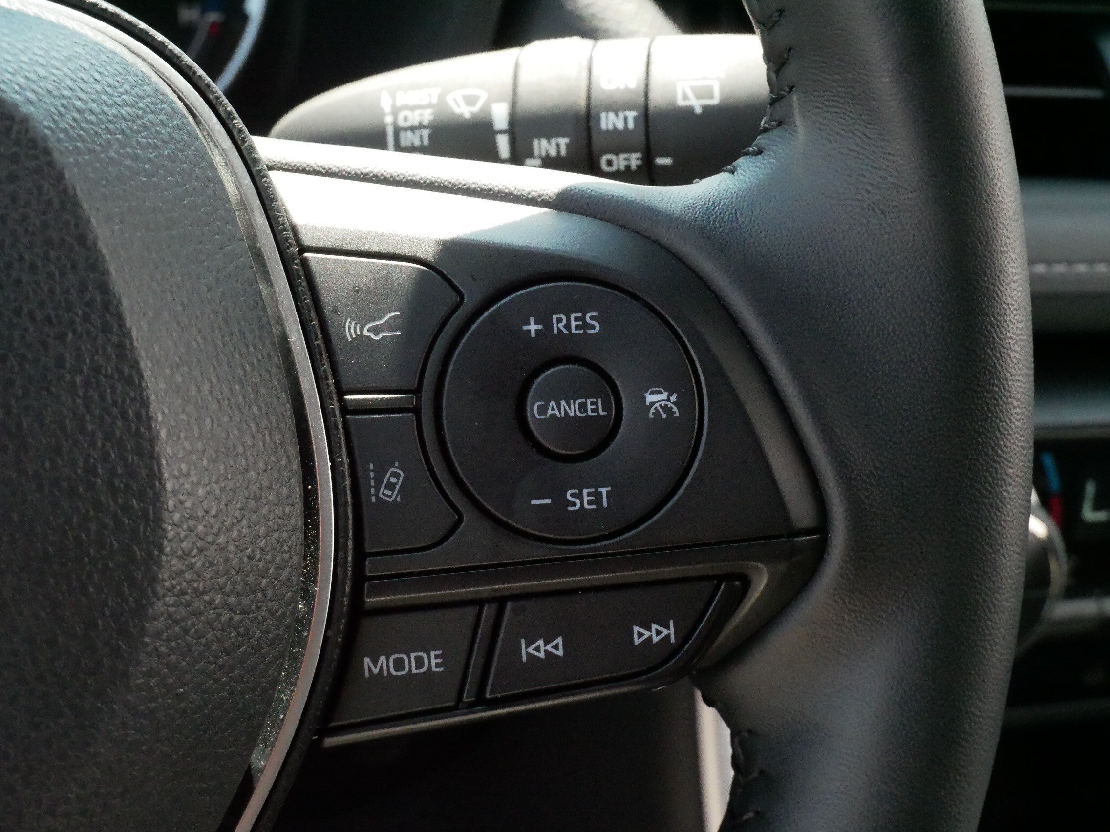Certified 2025 Toyota RAV4 XLE Premium AWD/4WD image 25