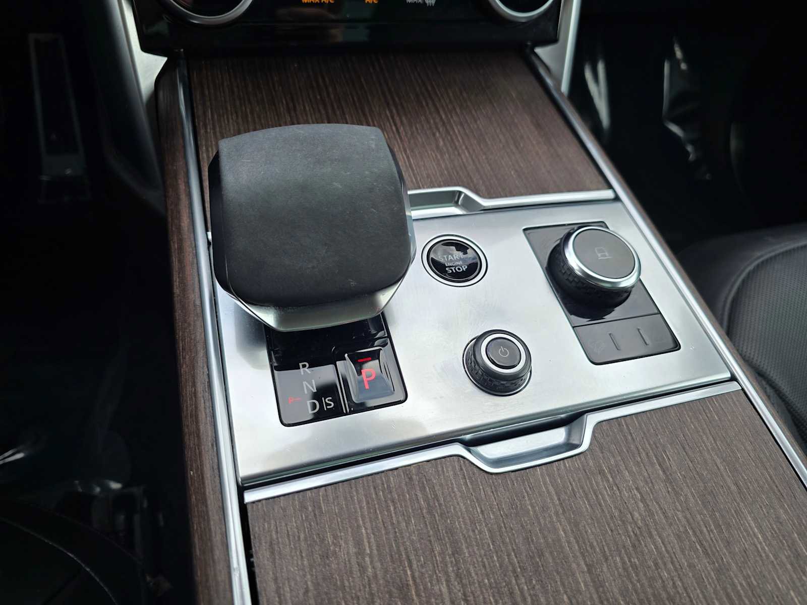 Used 2023 Land Rover Range Rover SE image 35