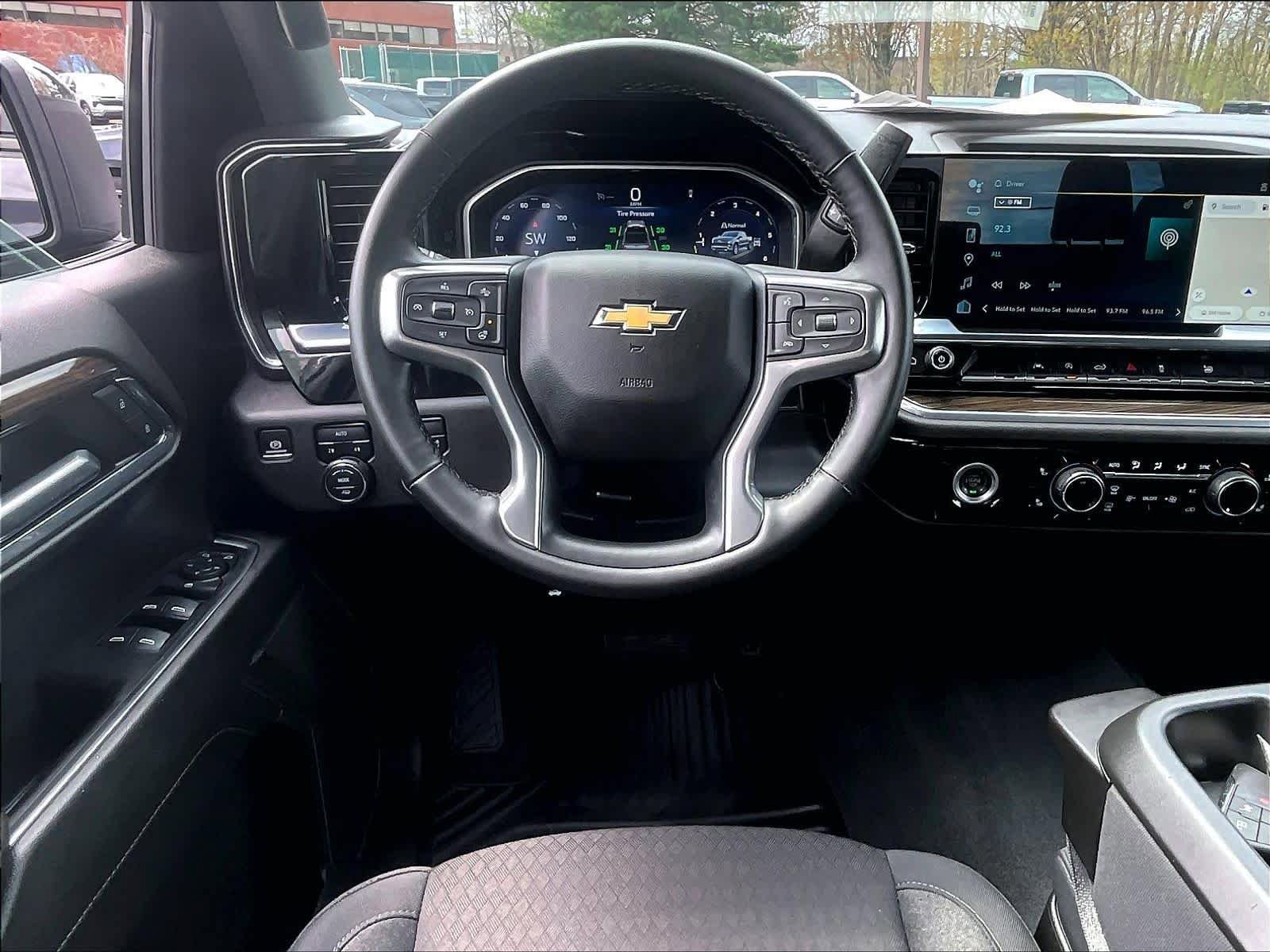 Used 2024 Chevrolet Silverado 1500 LT AWD/4WD image 16