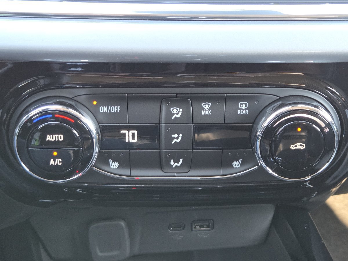 New 2026 Chevrolet Trax LT w/ Driver Confidence Package FWD image 35