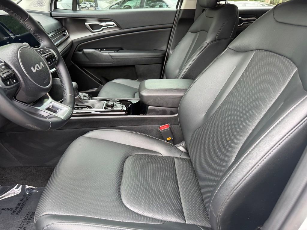 Used 2025 Kia Sportage EX FWD image 16