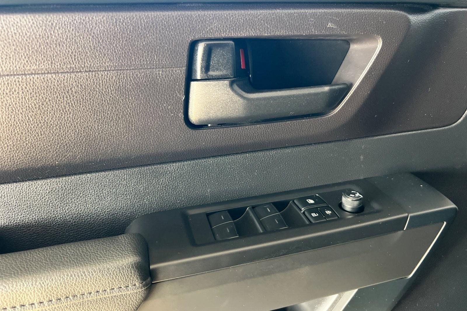 Used 2022 Toyota Tundra SR image 31