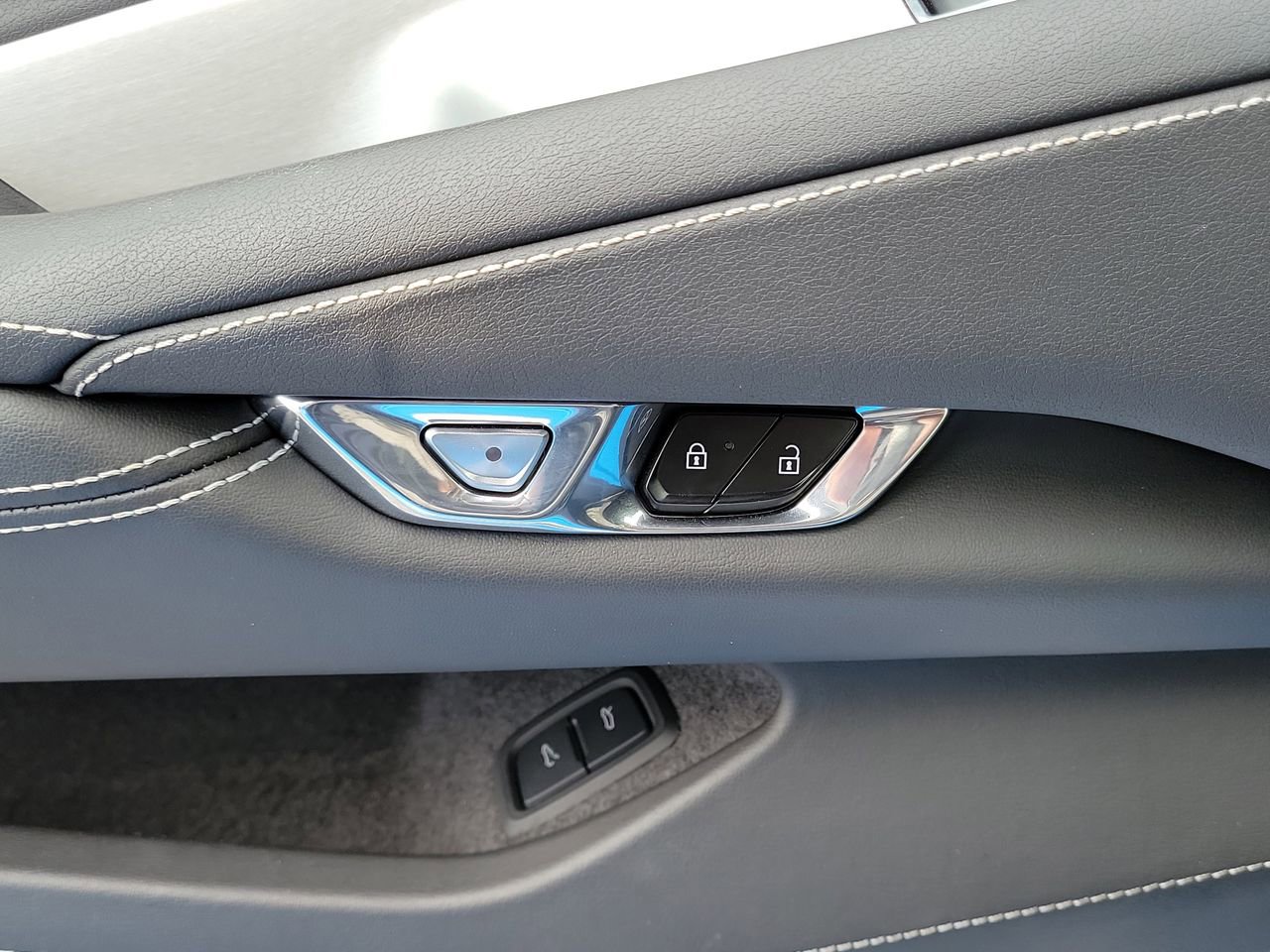 Used 2021 Chevrolet Corvette Stingray Preferred Cpe w/ 2LT image 33