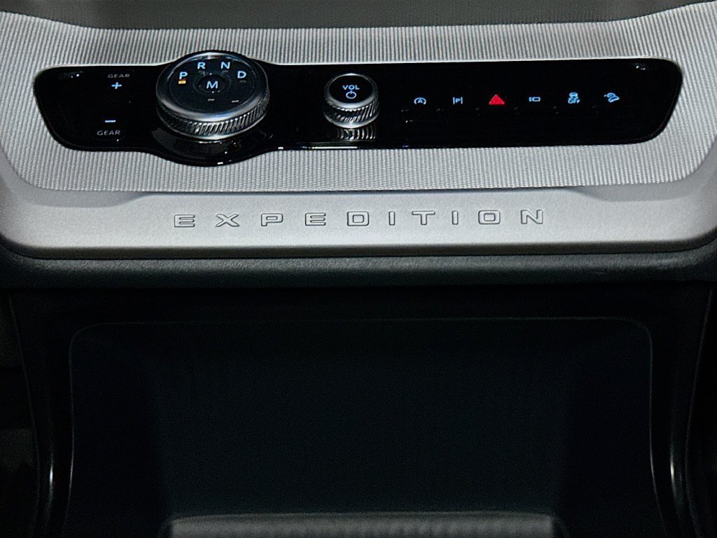 New 2026 Ford Expedition Active AWD/4WD image 16