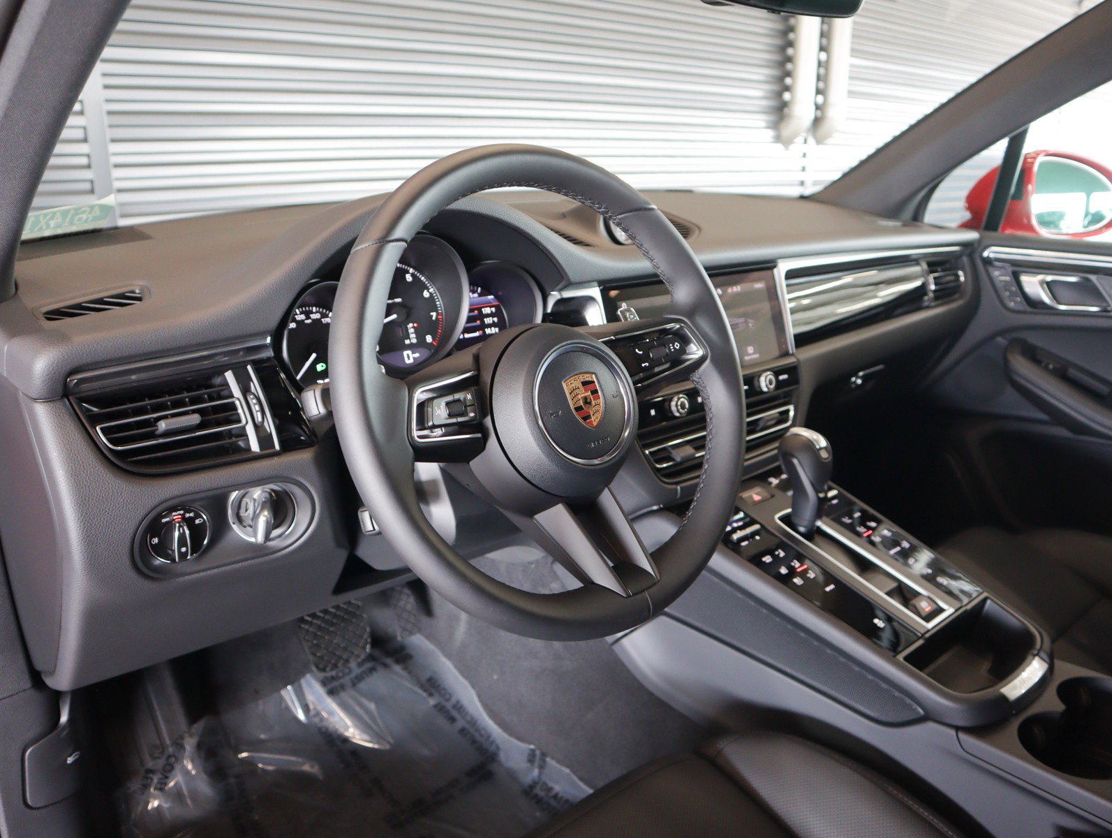 Used 2026 Porsche Macan AWD/4WD image 4