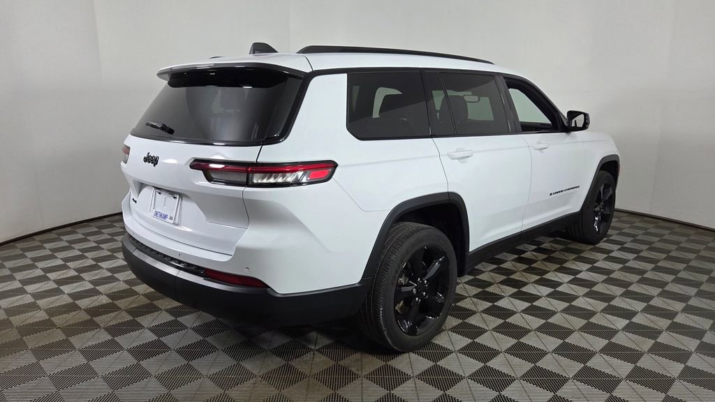 Used 2023 Jeep Grand Cherokee L Laredo AWD/4WD image 9