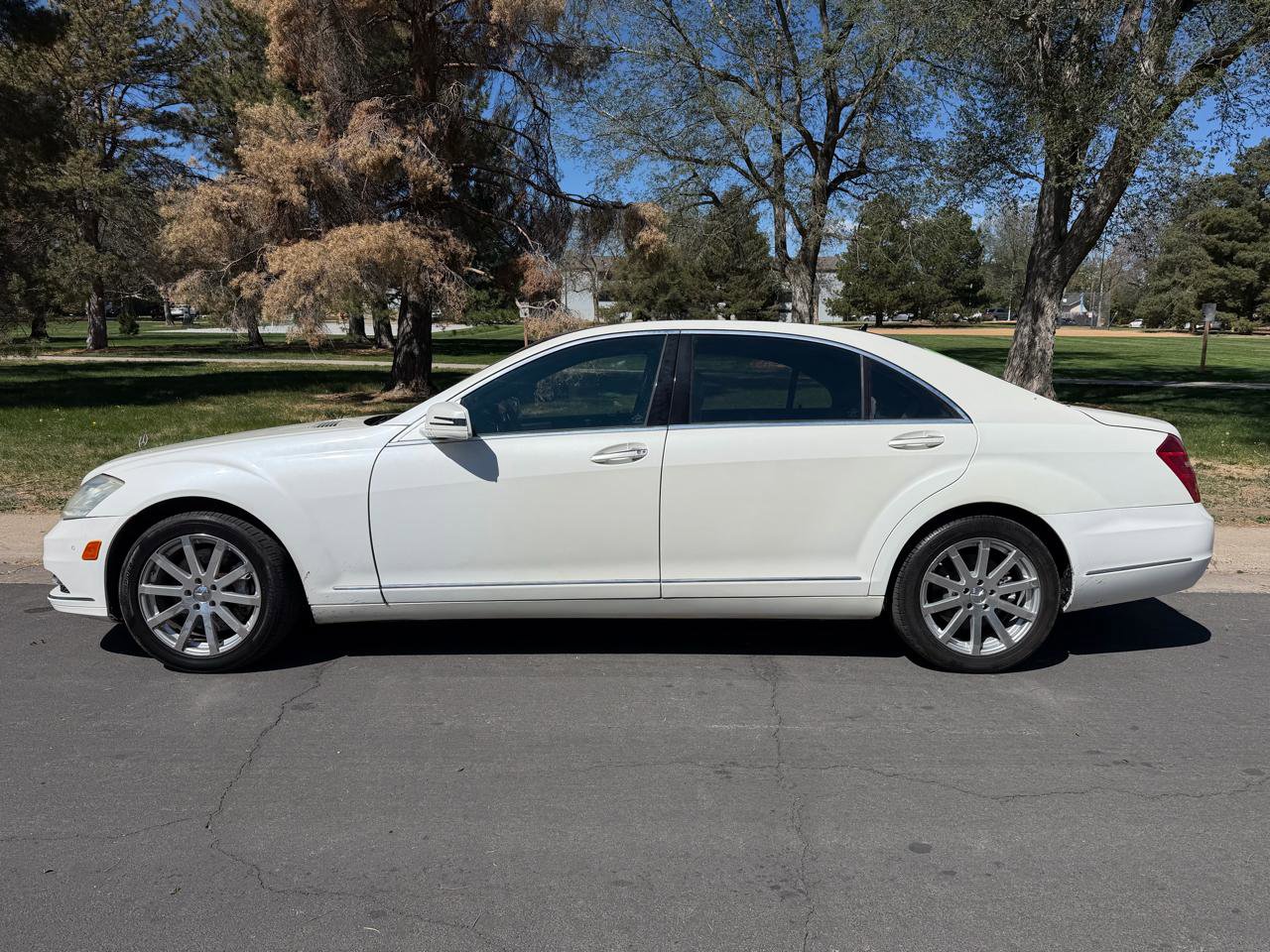 Used 2011 Mercedes-Benz S 550 4MATIC image 2