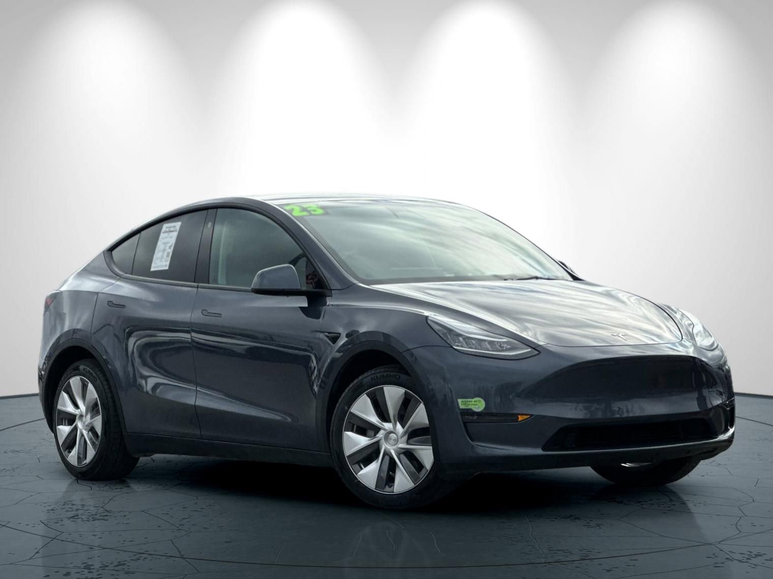 Used 2023 Tesla Model Y Long Range image 2