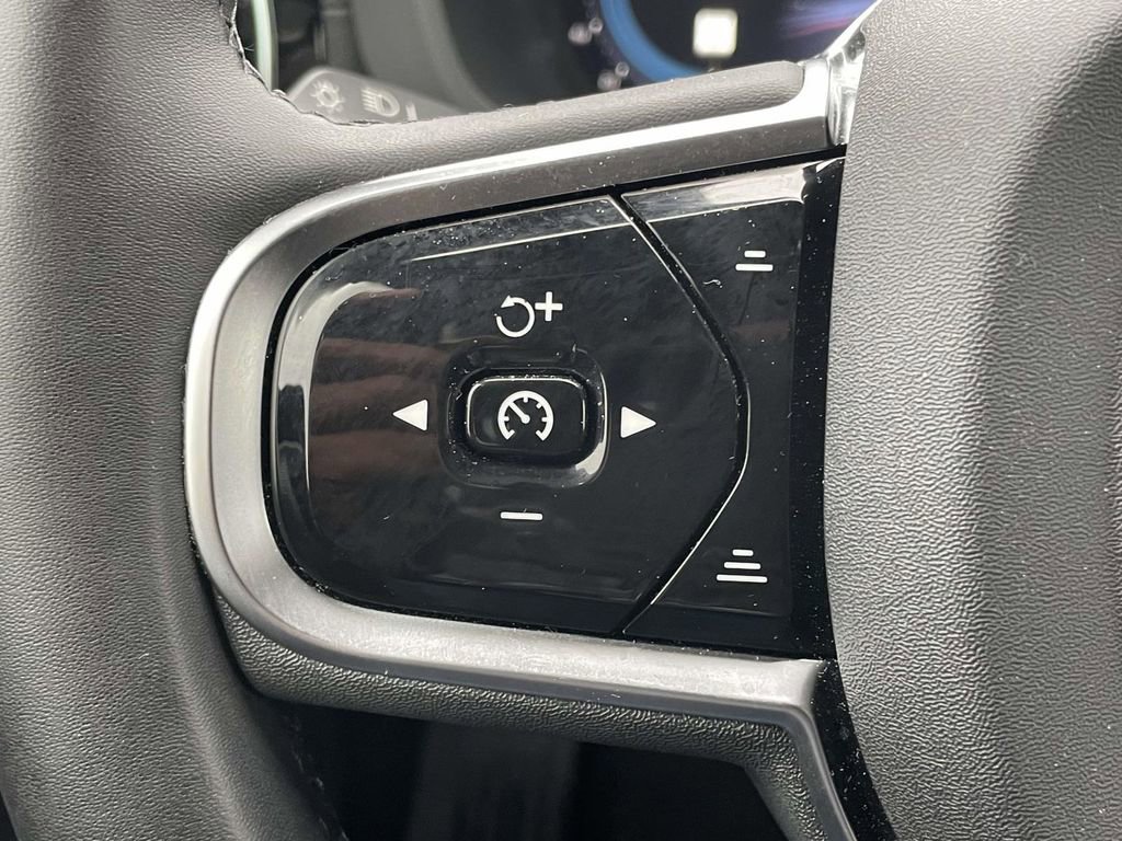 Used 2024 Volvo XC60 T8 Ultimate w/ Climate Package image 10