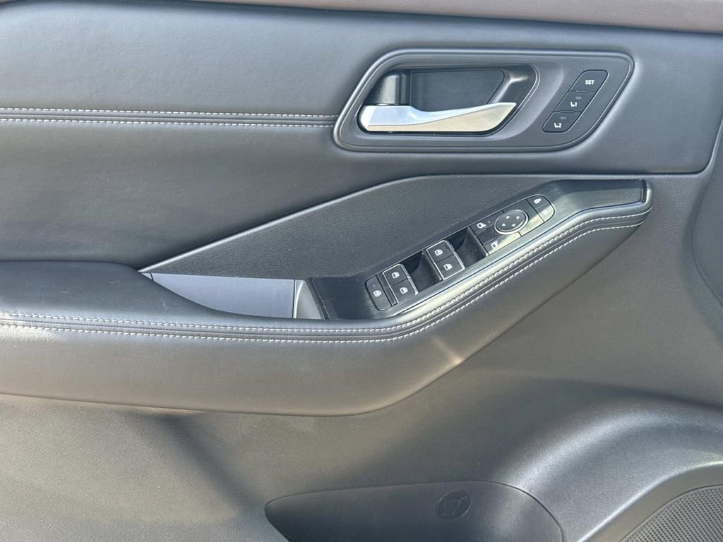 Certified 2023 Nissan Rogue SL w/ SL Premium Package image 20