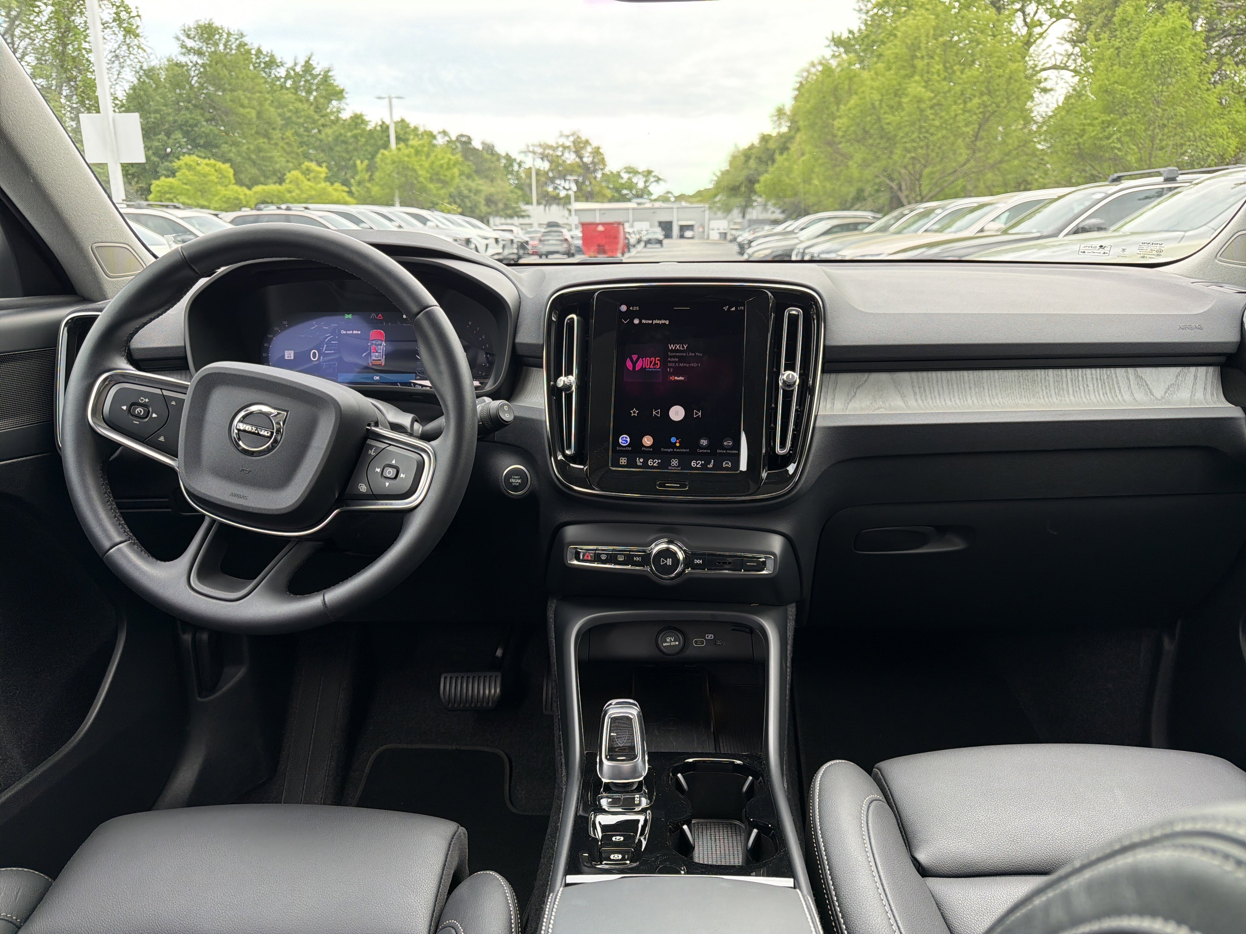 Used 2026 Volvo XC40 B5 Plus w/ Protection Package Premier image 30