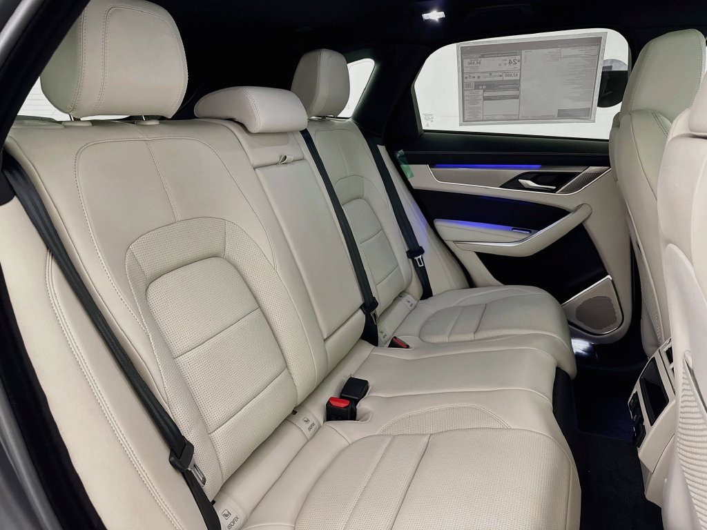 New 2026 Jaguar F-PACE R-Dynamic S AWD/4WD image 28