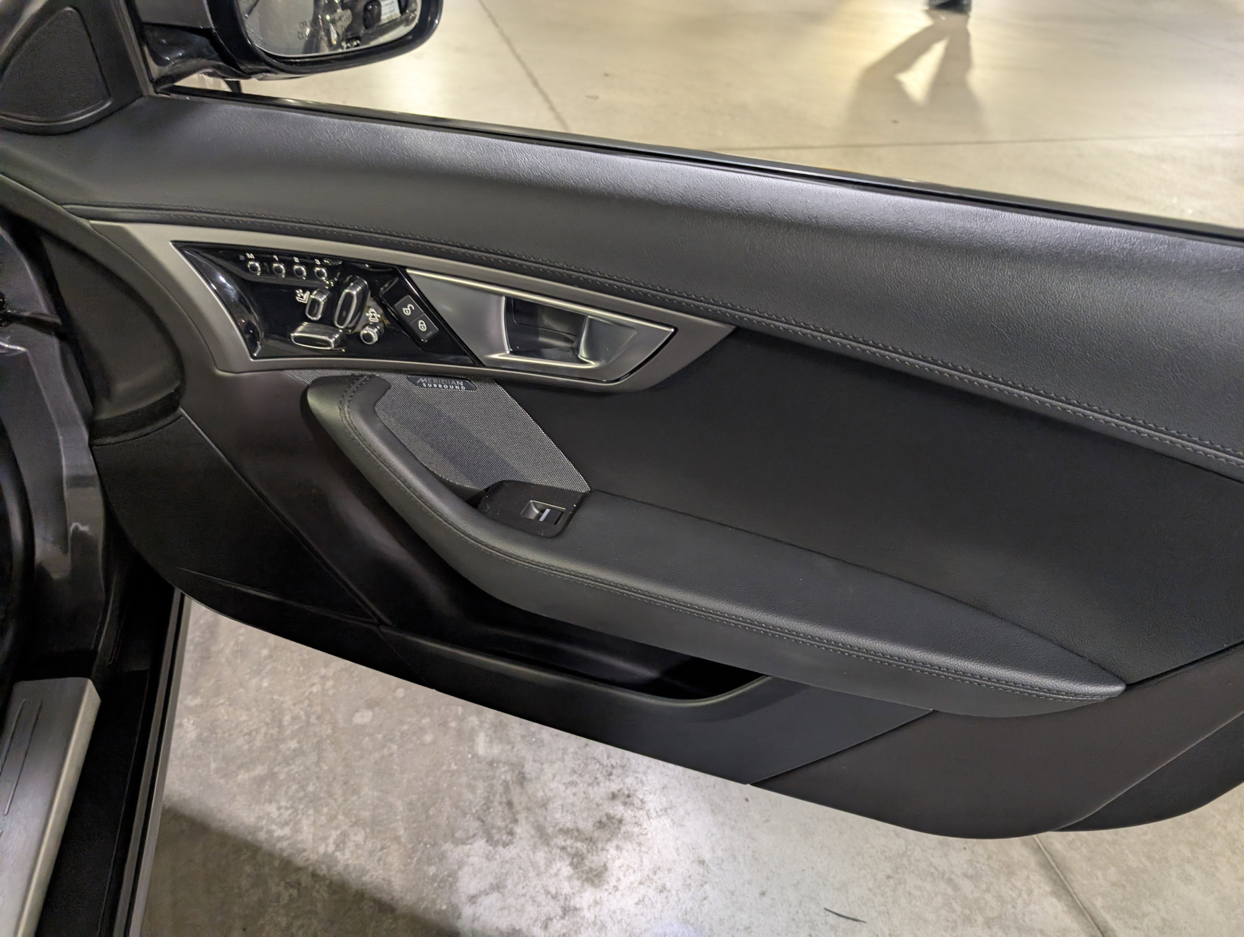 Used 2016 Jaguar F-TYPE Convertible image 30