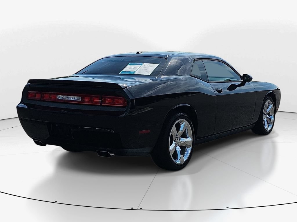 Used 2014 Dodge Challenger SXT Plus RWD image 6