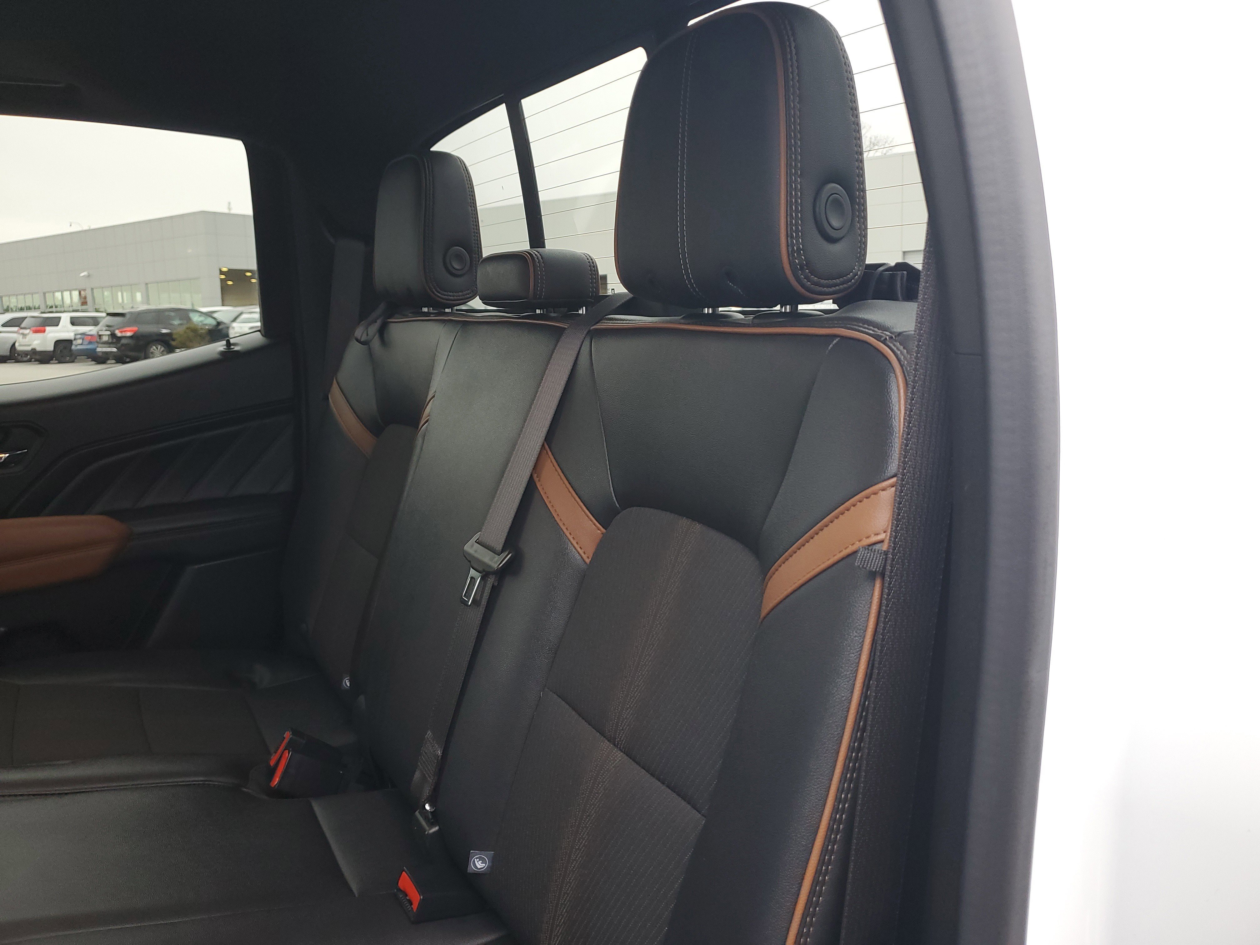 Used 2024 GMC Canyon AT4 image 11