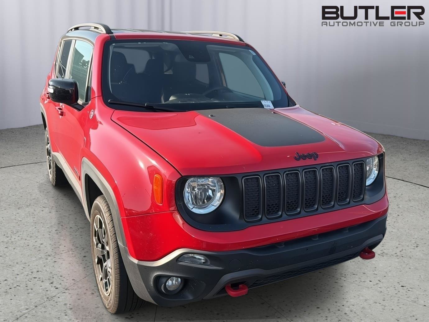 Used 2023 Jeep Renegade Trailhawk AWD/4WD image 3