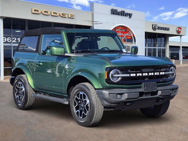 Used 2023 Ford Bronco Outer Banks AWD/4WD image 2