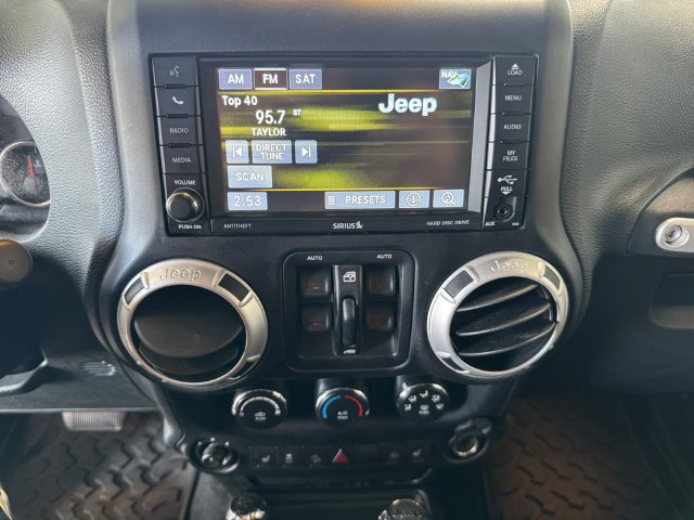 Used 2015 Jeep Wrangler Unlimited Sahara w/ Dual Top Group AWD/4WD image 3