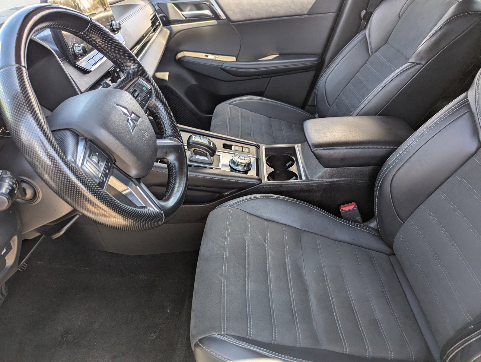 Used 2024 Mitsubishi Outlander SE AWD/4WD image 27