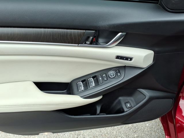 Used 2021 Honda Accord Touring image 3