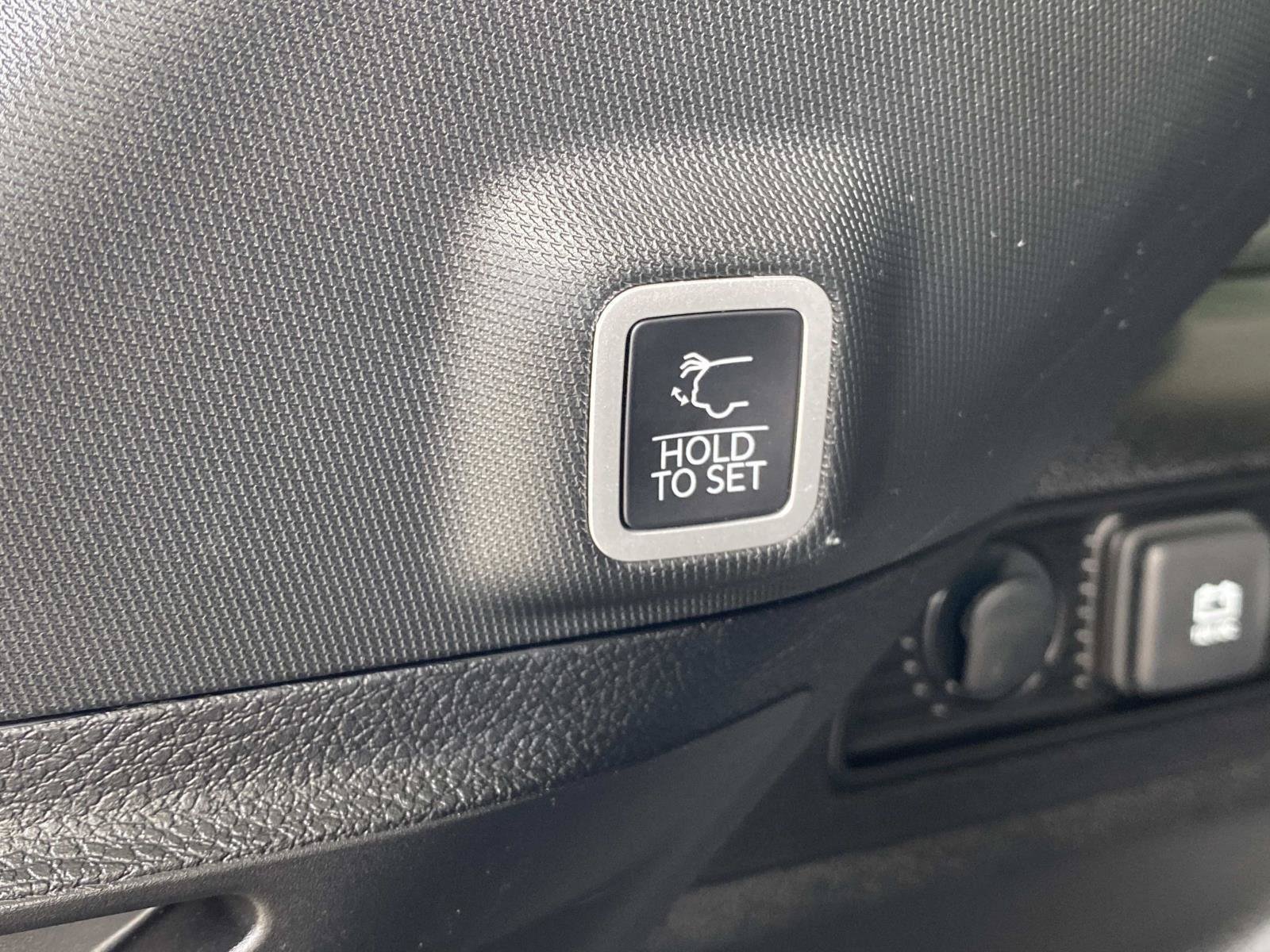 Used 2024 Jeep Grand Cherokee Altitude RWD image 6