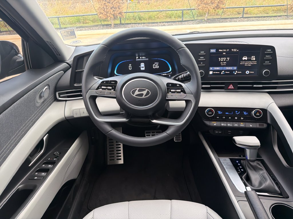 New 2026 Hyundai Elantra SEL Sport FWD image 21