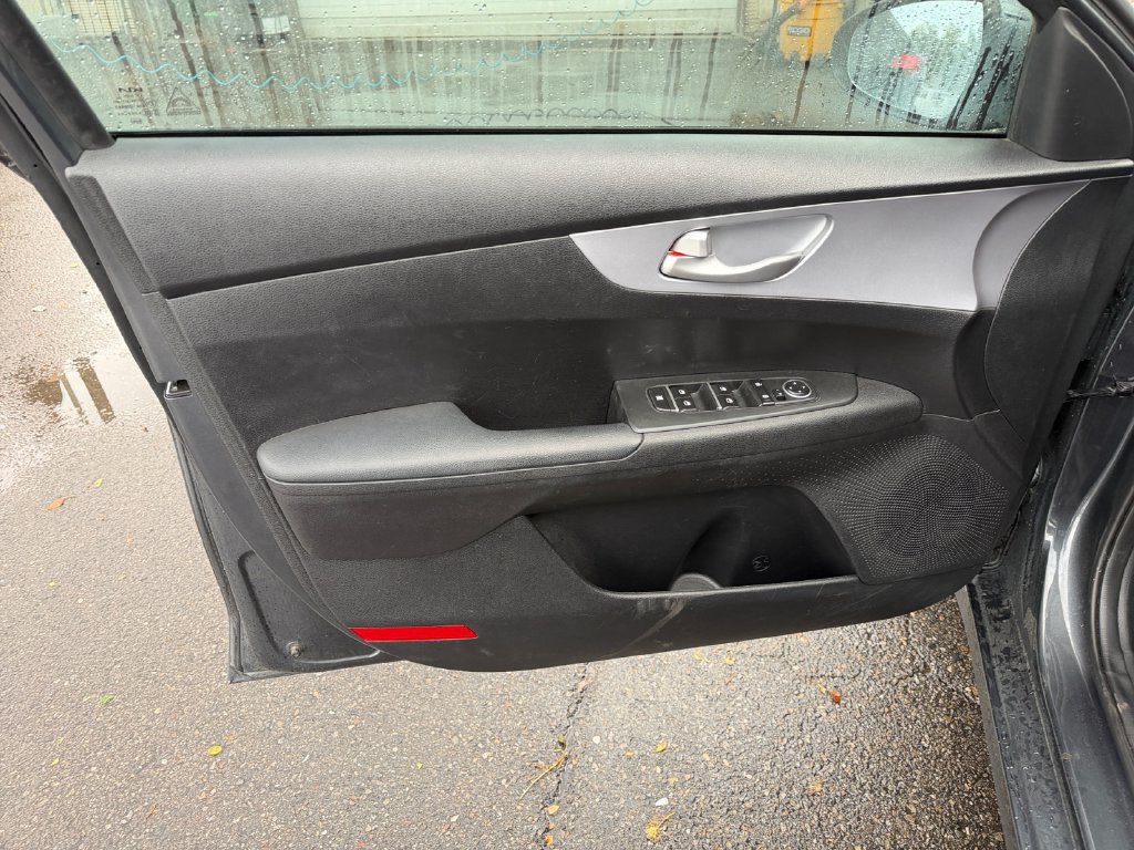 Used 2024 Kia Forte LXS FWD image 19