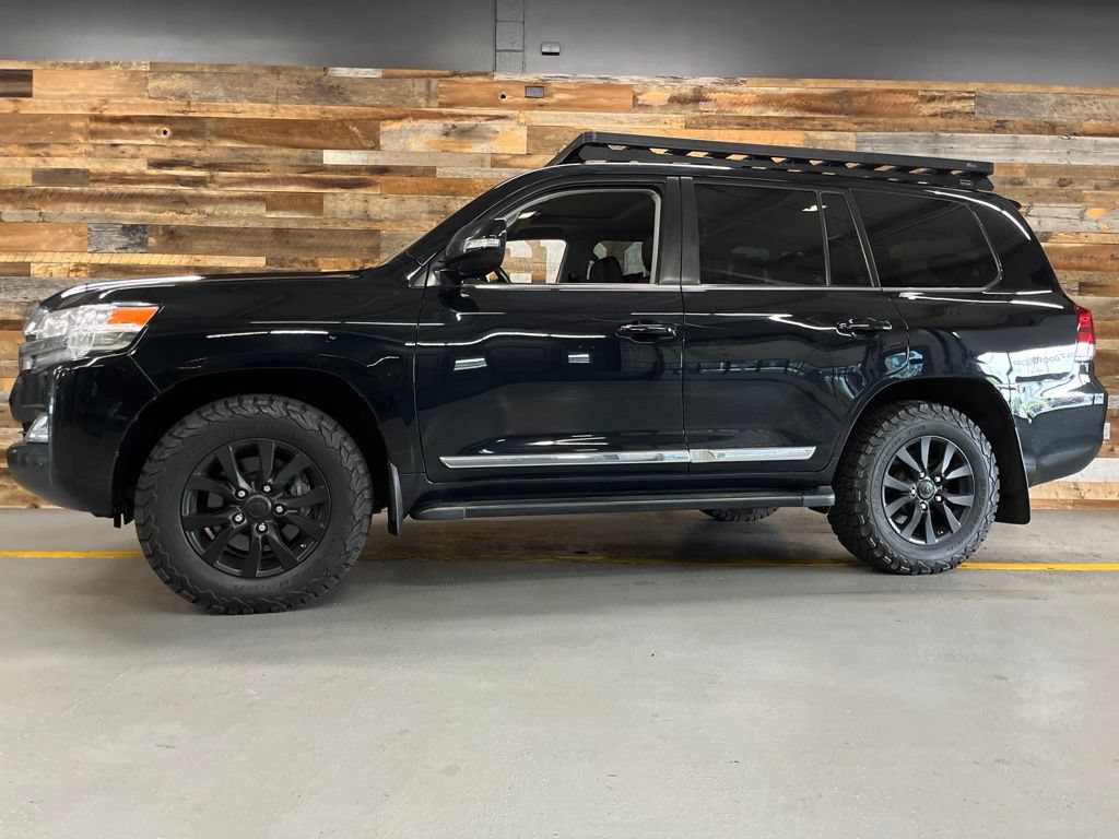Used 2016 Toyota Land Cruiser AWD/4WD image 22