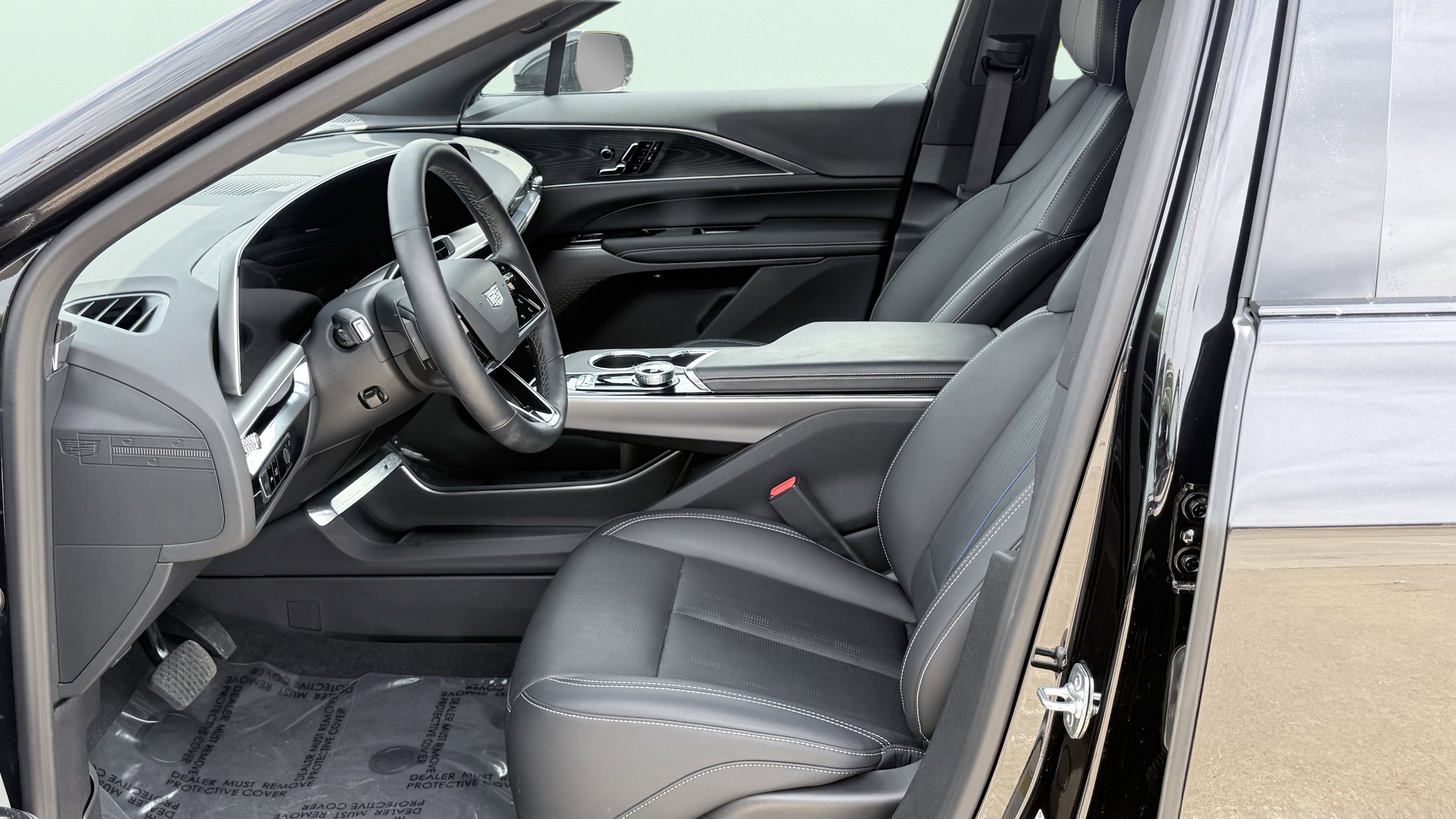Used 2025 Cadillac Lyriq Luxury AWD/4WD image 22
