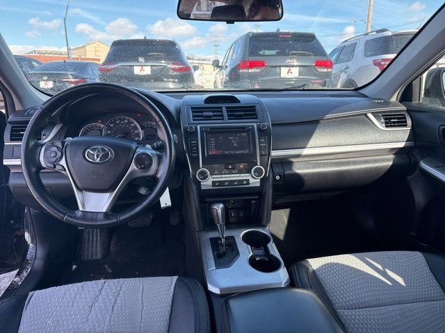 Used 2014 Toyota Camry SE image 13