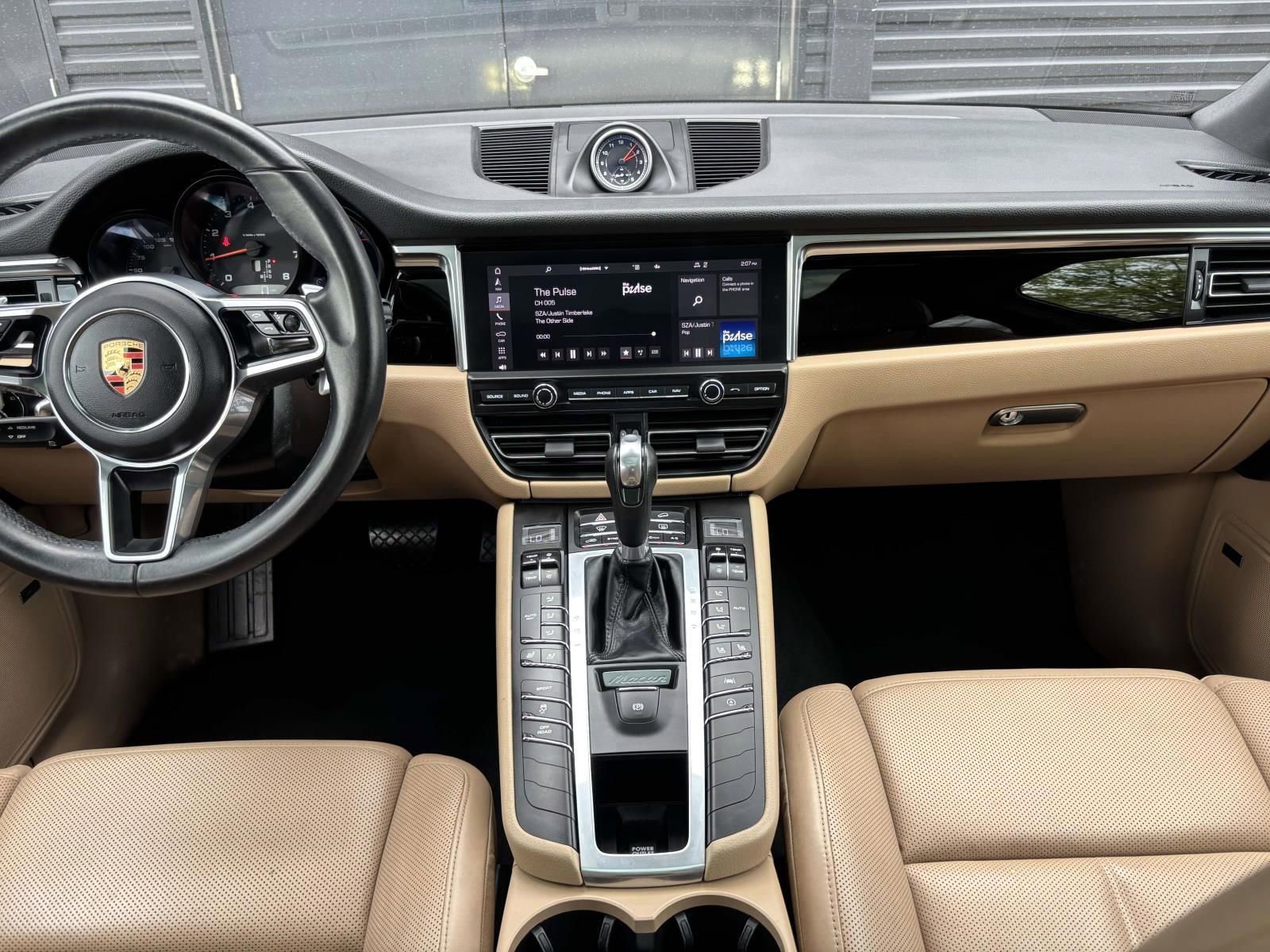 Used 2020 Porsche Macan AWD/4WD image 18