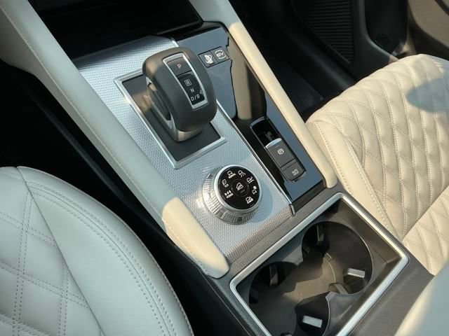 New 2025 Mitsubishi Outlander SEL image 15