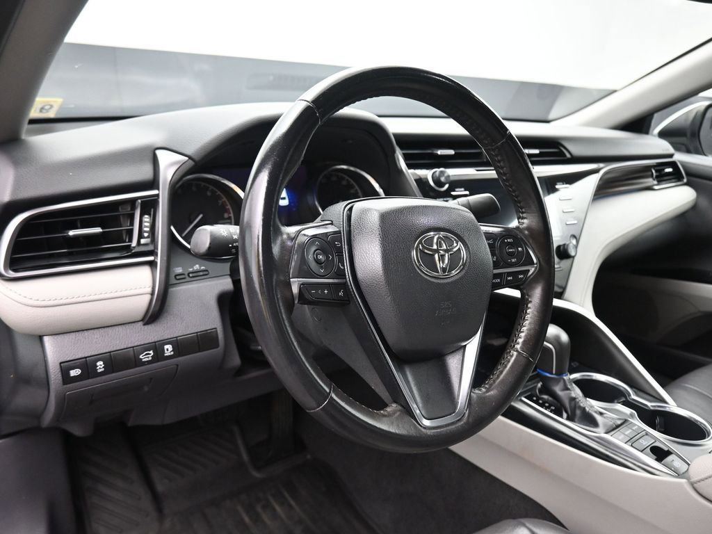 Used 2019 Toyota Camry XLE FWD image 13