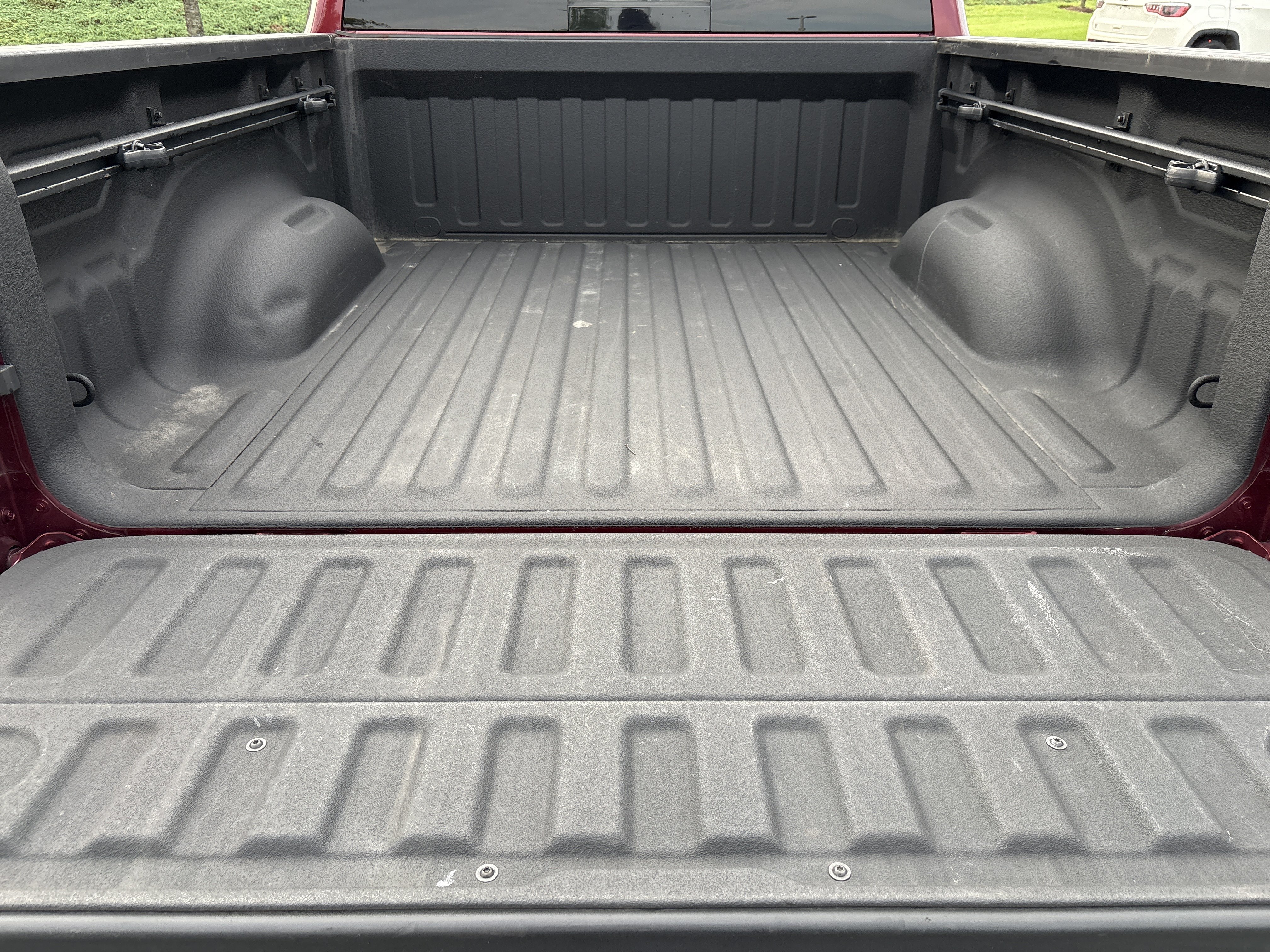 Used 2019 RAM 1500 Laramie AWD/4WD image 35