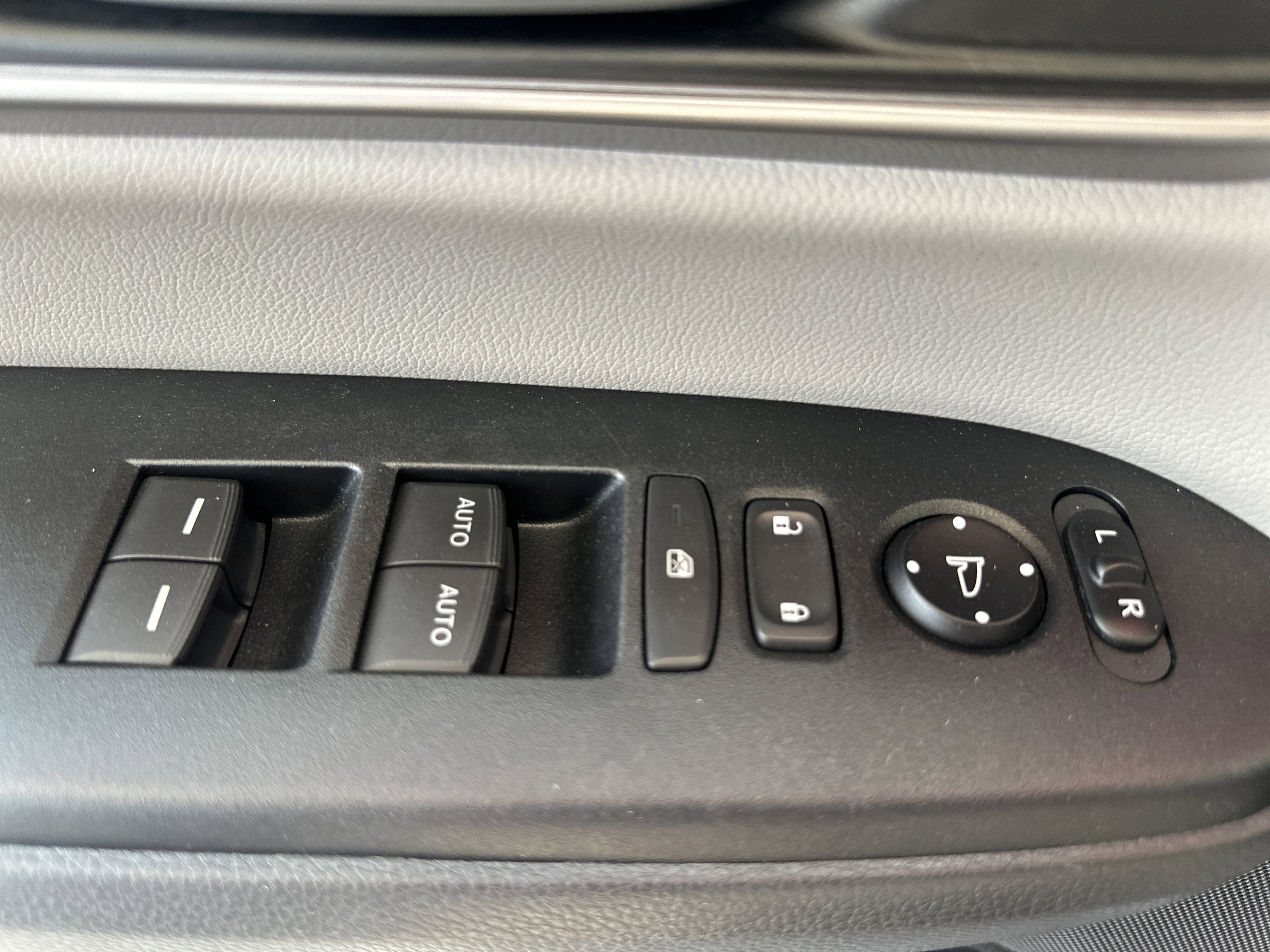 Used 2021 Honda CR-V EX-L image 30