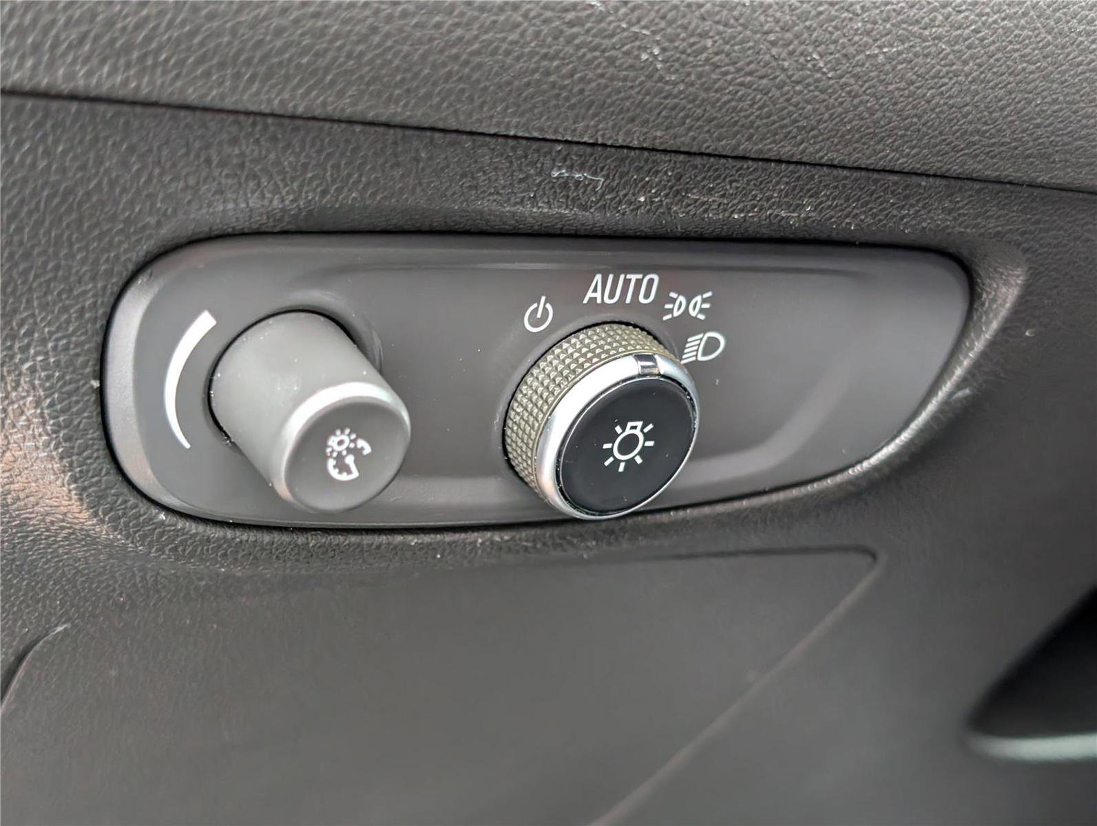 Used 2024 Buick Encore GX Sport Touring w/ Comfort Package AWD/4WD image 21